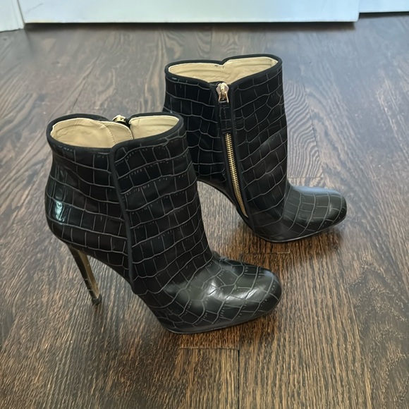Stella McCartney vegan leather black booties - Picture 1 of 6